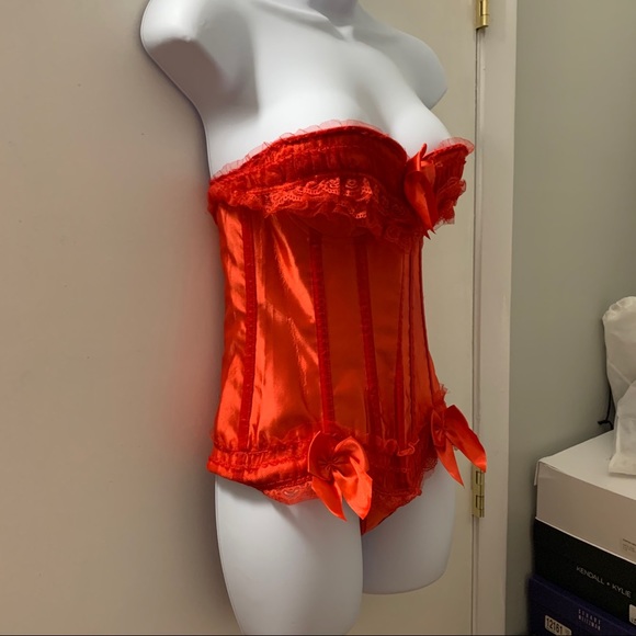 NEW Sexy Red Ruffle Corset and GString - Picture 2 of 6